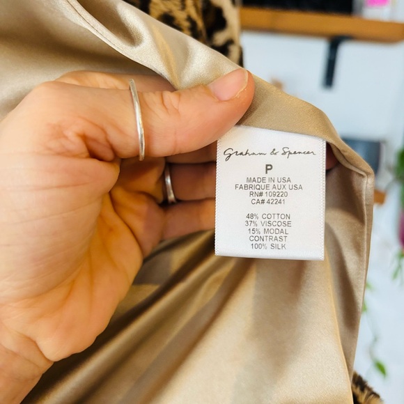 Graham & Spencer Leopard Velvet Coat | Silk Lined | Made in USA | LIKE NEW - Picture 12 of 16
